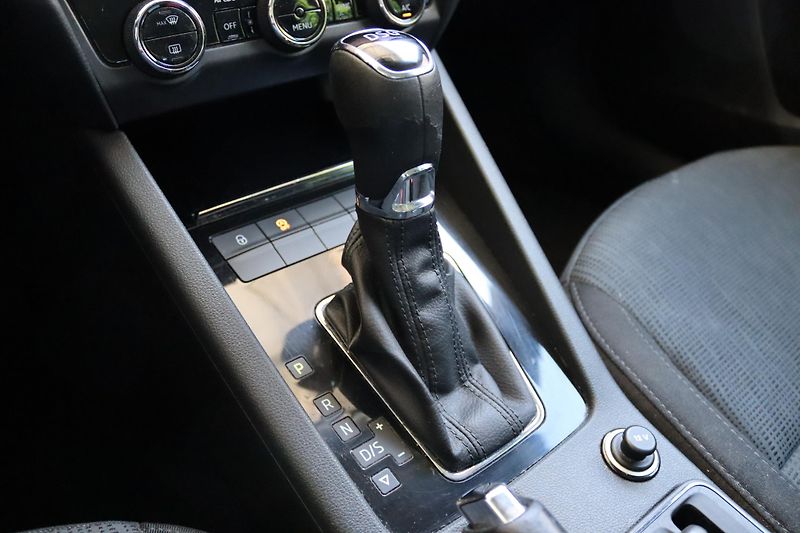Škoda Octavia 2.0TDI DSG 110kW ČR DPH - fotka 33 z 50