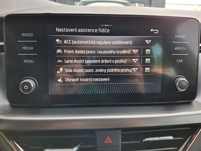 Škoda Scala (2021) Style DSG 1,5TSi 110kW - fotka 21 z 35