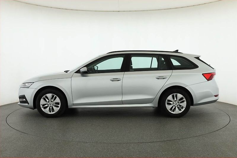 Škoda Octavia (2023) Ambition 2.0 TDI, ČR,1.maj - fotka 3 z 16