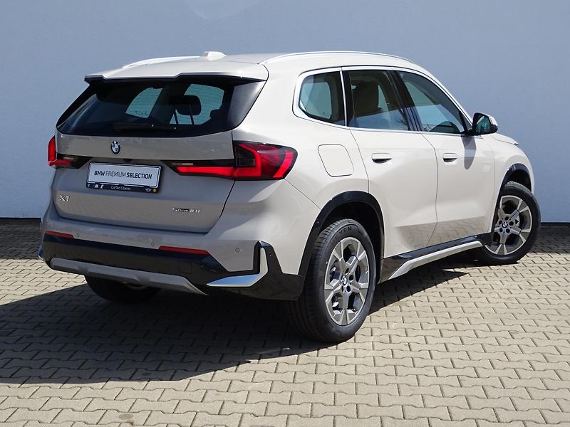 BMW X1 sDrive18i - fotka 3 z 6