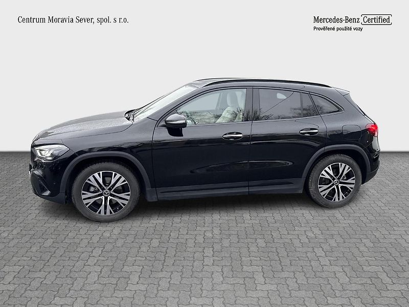 Mercedes-Benz GLA 200 d 4MATIC - fotka 2 z 16