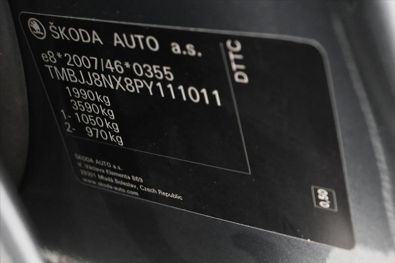 Škoda Octavia 2,0 TDI 110 kW DSG STYLE Záruk - fotka 12 z 31
