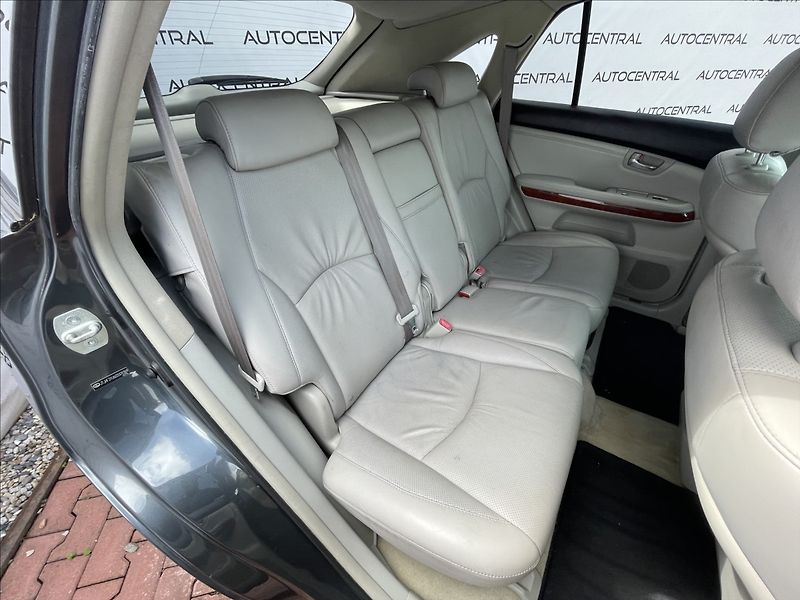 Lexus RX 300 3,0 i,150kW,4x4,Aut. - fotka 22 z 23