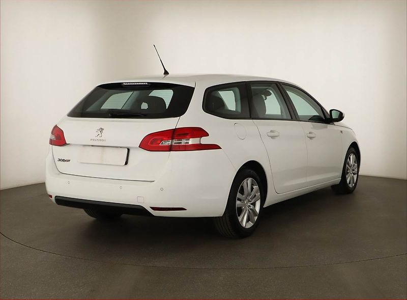Peugeot 308 (2017) 1.6 BlueHDi, Tempomat - fotka 5 z 13