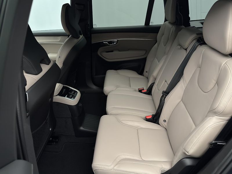 Volvo XC90 (2026) T8 AWD Plug-in DARK PLUS 7m - fotka 5 z 28