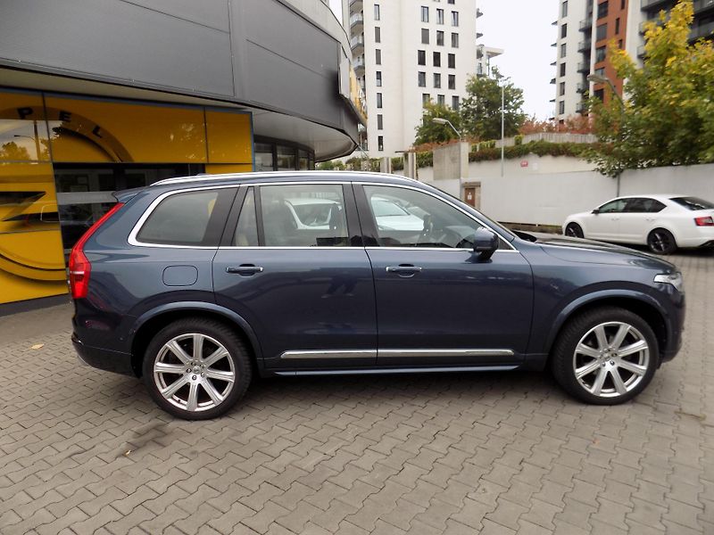 Volvo XC90 (2017) 2.0 D5  Inscription - fotka 8 z 16