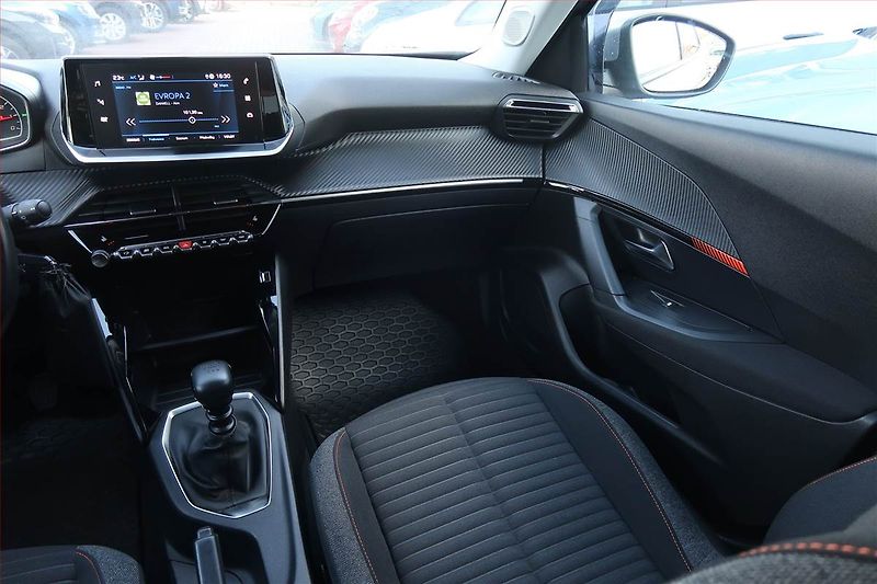 Peugeot 2008 (2021) 1.2 PureTech, Serv.kniha - fotka 8 z 17