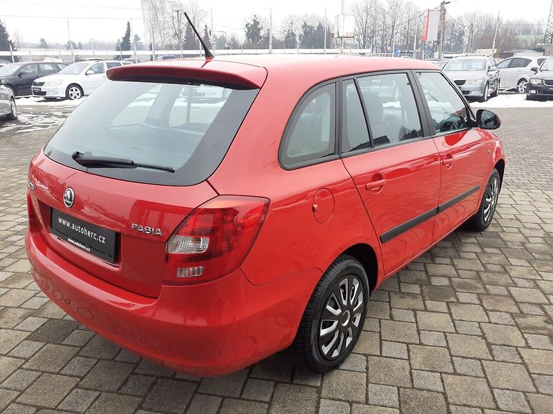 Škoda Fabia (2014) KOMBI 1.2 TSi  AMB - fotka 4 z 33