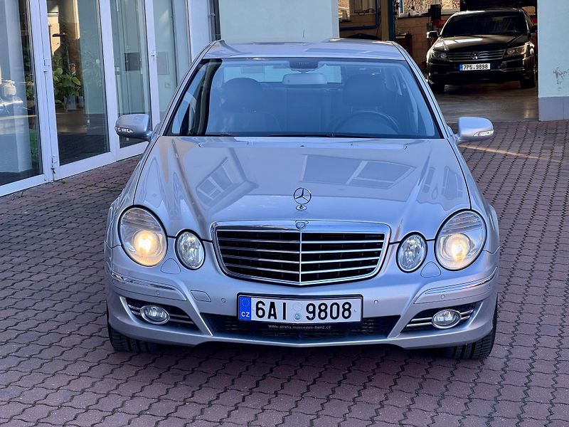 Mercedes-Benz Třídy E (2007) 320CDI 4 MATIC, ČR, 1.maj - fotka 3 z 16