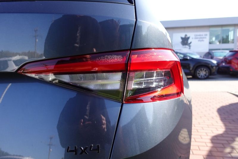 Škoda Kodiaq 2.0TDI 140 kW Sportline 4x4 DS - fotka 33 z 34