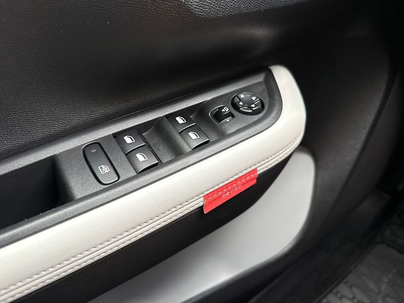 Citroën C3 44 kWh / Kamera / Tempomat - fotka 25 z 30