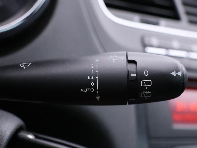 Peugeot 5008 2,0 HDI 110kW CZ Panorama - fotka 20 z 34