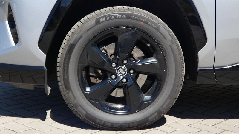 Toyota RAV4 2.5 Hybrid Selection 4WD e-CVT - fotka 23 z 24