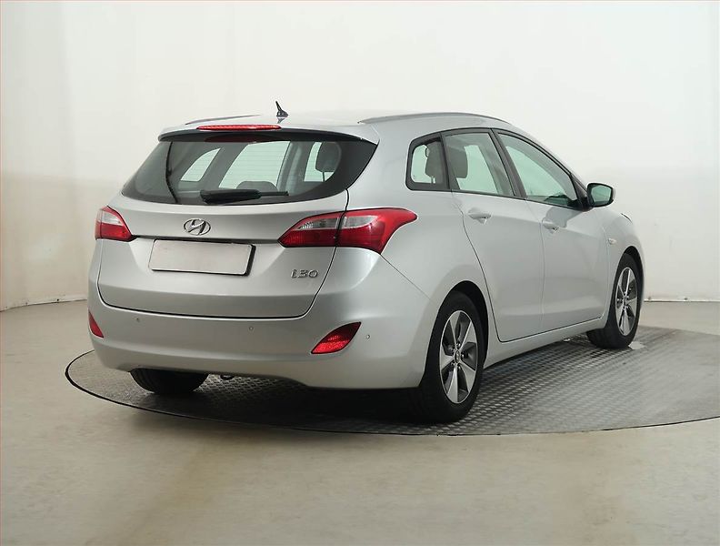Hyundai i30 (2016) 1.6 GDI, Tempomat - fotka 5 z 13