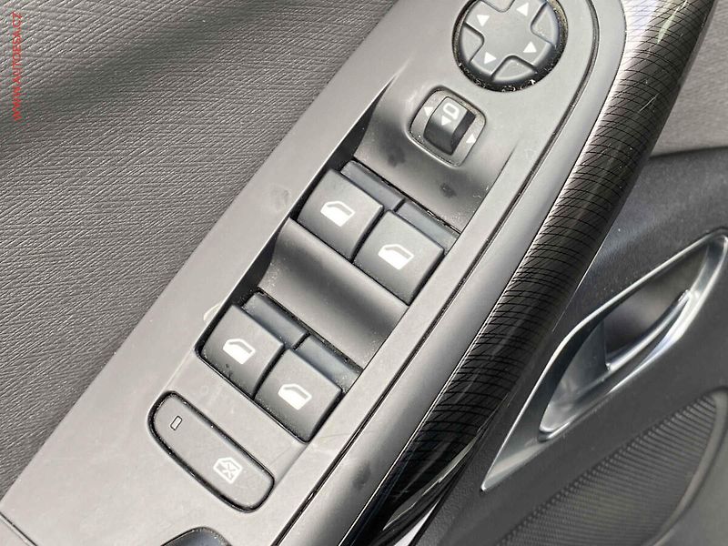 Citroën Grand C4 Picasso (2017) 2.0 HDi, Shine, AT, navi - fotka 11 z 21