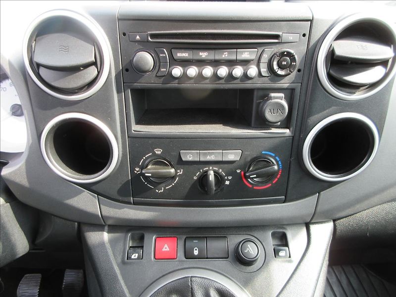 Citroën Berlingo 1,6 HDi 73Kw, 5míst, Klima, Te - fotka 22 z 31