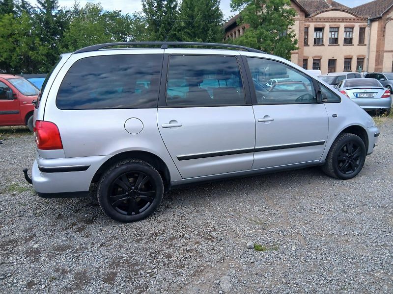 Volkswagen Sharan 2.0 TDI, ALU, 7 míst - fotka 10 z 34