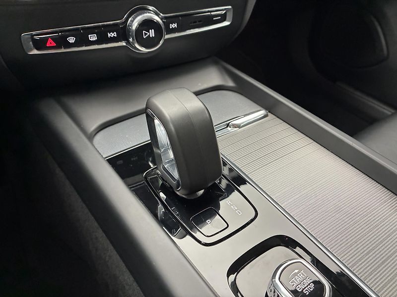 Volvo S60 2,0 B5 184kW Ultimate Dark DPH - fotka 22 z 31