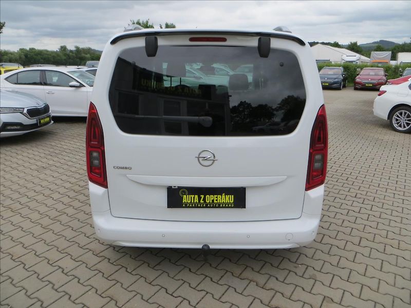Opel Combo 1,5 CDTI 96kW Life Edit Plus - fotka 6 z 22