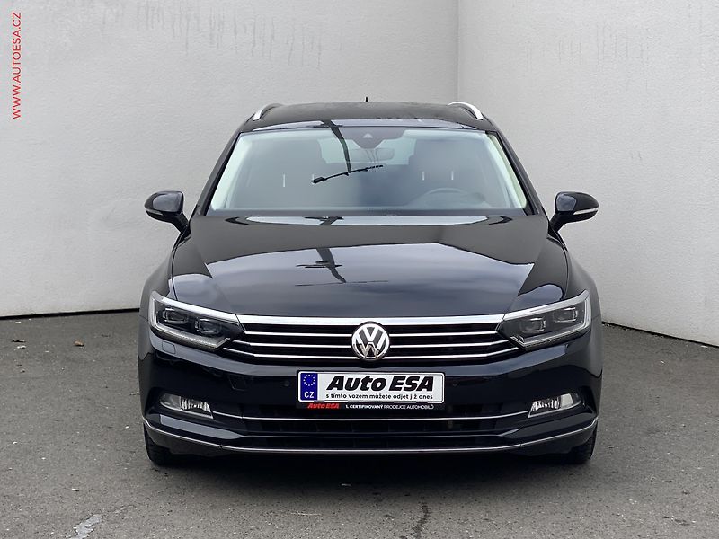 Volkswagen Passat (2016) 2.0 TDi, Highline, LED - fotka 2 z 18