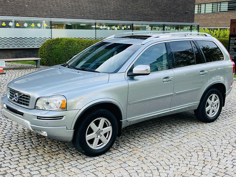 Volvo XC90 2.4 D5 4x4 AUT SERVISKA TAŽNÉ - fotka 4 z 49