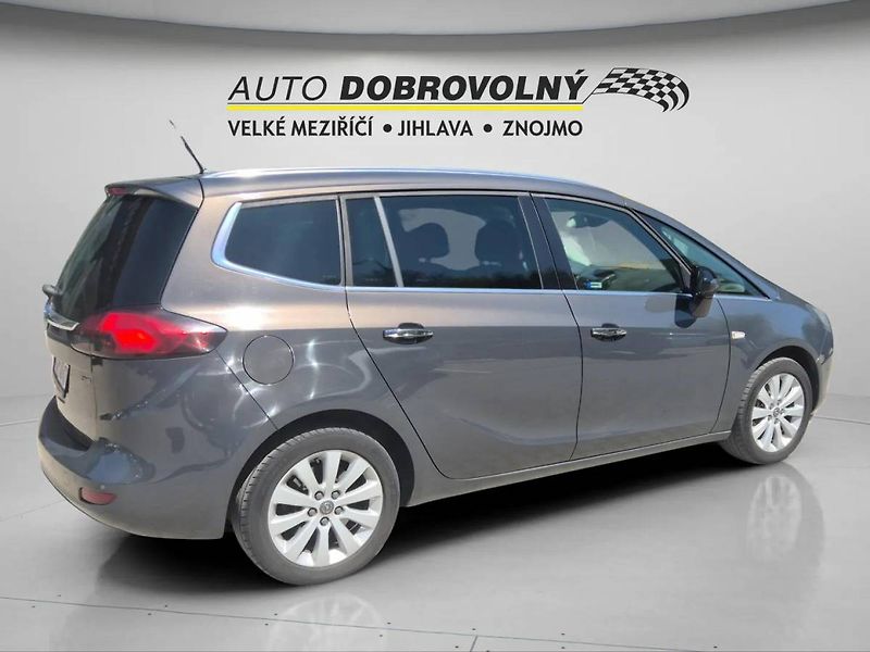 Opel Zafira Tourer Cosmo 2.0CDTI 121kW MT6 - fotka 8 z 42