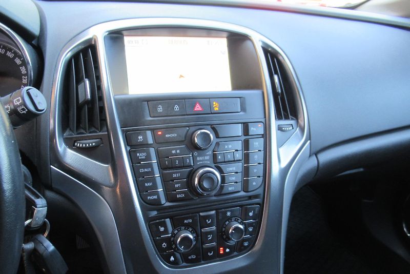 Opel Astra 1.4i AUT. KLIMA NAVIGACE - fotka 13 z 25
