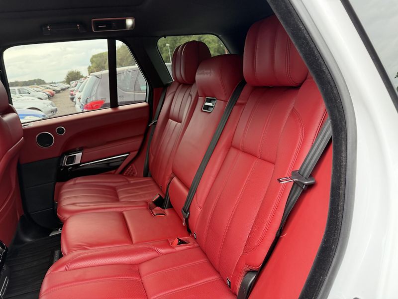 Land Rover Range Rover 4.4l V8 Autobiography - fotka 15 z 32