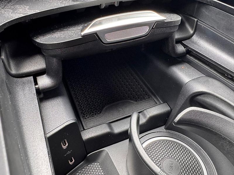 Mercedes-Benz Třídy E (2026) E 450 d 4MATIC - fotka 14 z 23