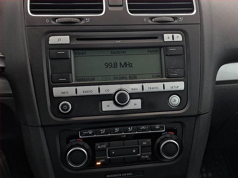 Volkswagen Golf (2009) 1.6, Tempomat - fotka 12 z 15