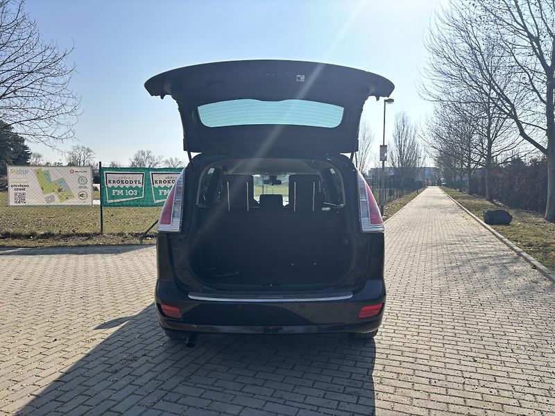 Mazda 5 2.0 Comfort - fotka 9 z 29