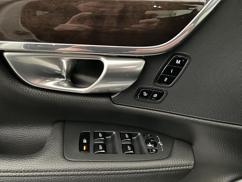 Volvo S90 2.0 T6 4x4 Inscription - fotka 30 z 30