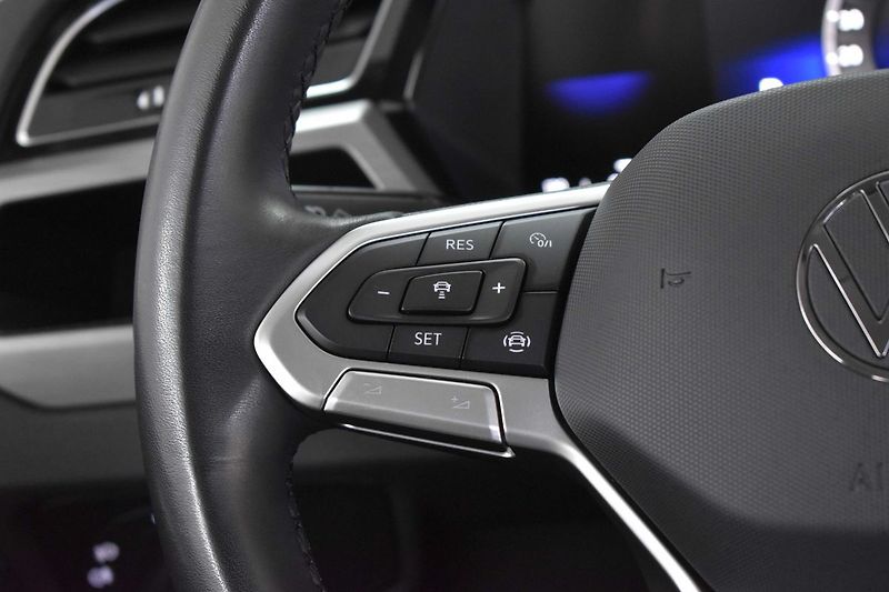 Volkswagen Touran 2.0TDI DSG*TAŽNÉ*7.MÍST*ČR 1.M - fotka 21 z 48