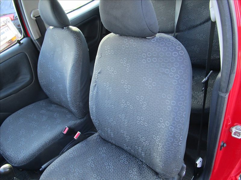 Toyota Yaris 1.0VVT-i Terra KLIMA - fotka 13 z 35