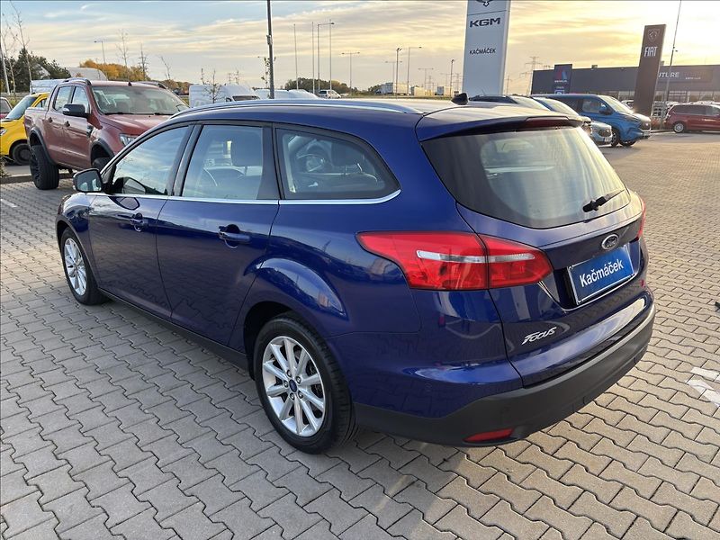 Ford Focus 1,5 TDCI 88kW Titanium - fotka 3 z 38