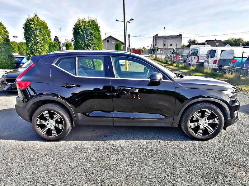 Volvo XC40 (2019) 2.0 T4 AWD INSCRIPTION ČR - fotka 6 z 39