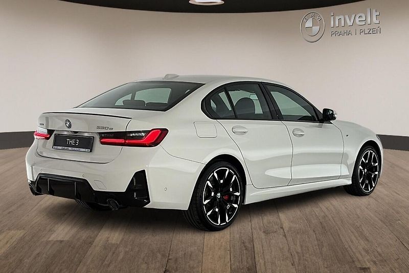 BMW Řada 3 330e xDrive - fotka 3 z 24
