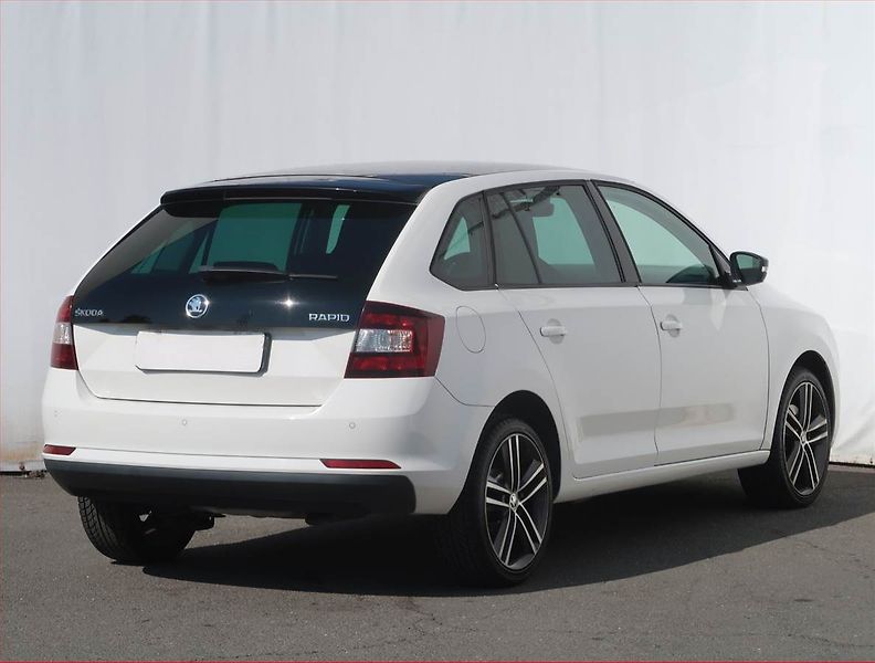 Škoda Rapid (2016) Spaceback 1.4 TSI, Automat - fotka 5 z 22