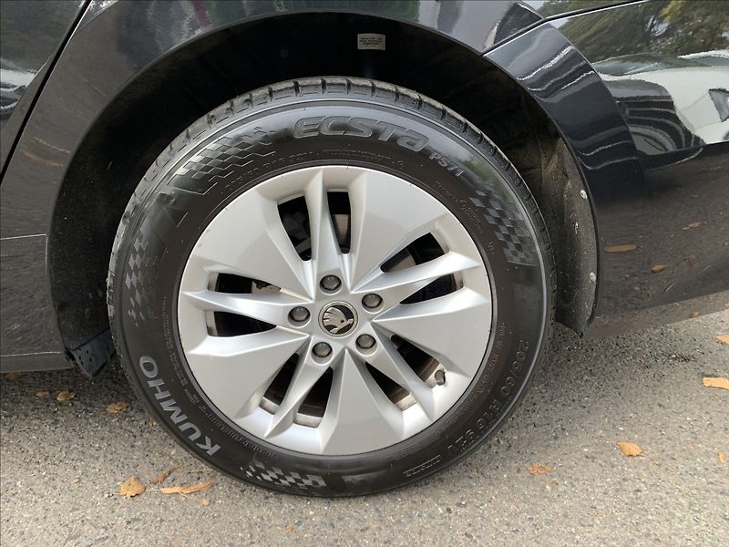 Škoda Octavia 1,5 TSI DSG 1.MAJ.,ČR,SERVISKA - fotka 9 z 21