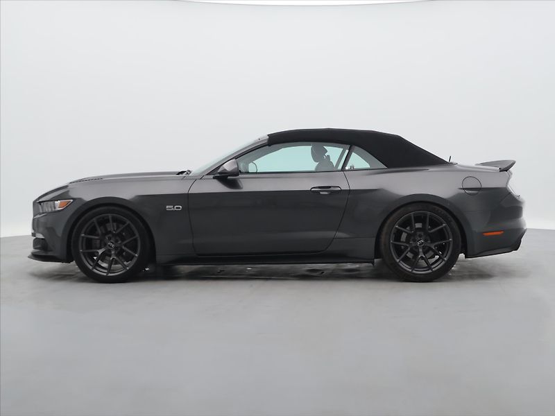 Ford Mustang GT 5,0 V8 534kW Kabriolet DPH - fotka 4 z 38