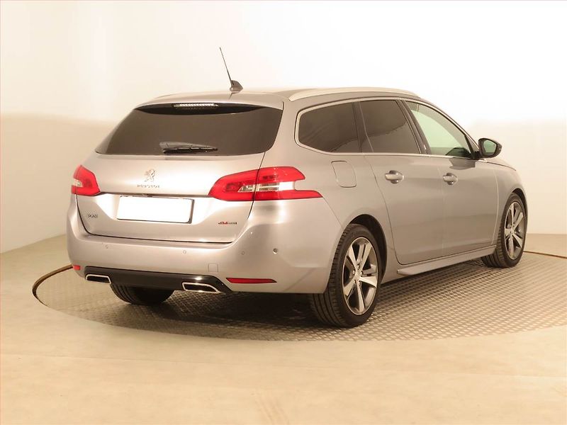 Peugeot 308 (2017) GT Line 1.6 BlueHDi, Automat - fotka 5 z 18