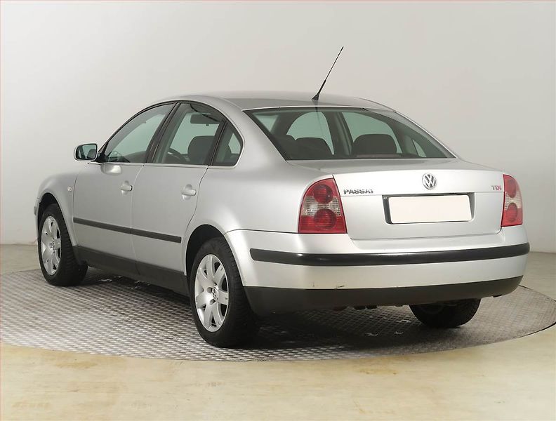 Volkswagen Passat (2004) 1.9 TDI, Automat, po STK - fotka 4 z 17