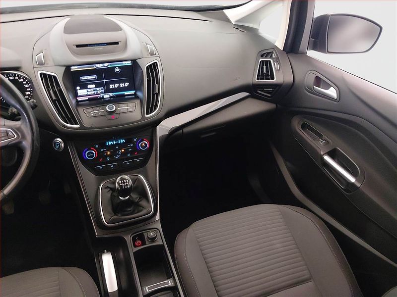 Ford Grand C-MAX (2015) Trend 1.5 TDCi, 7 míst, Navi - fotka 8 z 23