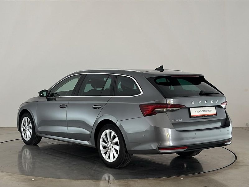 Škoda Octavia Top Selection DSG - fotka 15 z 29