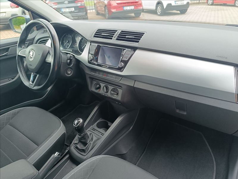 Škoda Fabia 1,0 TSi Ambition - fotka 13 z 18