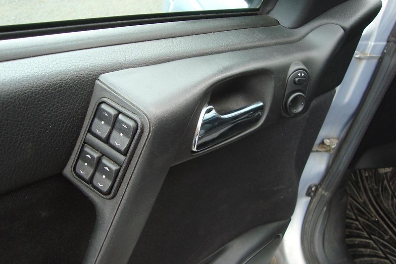 Opel Astra (2002) 1.6i,16V,Cabrio,Bertone,El.Stř - fotka 30 z 65