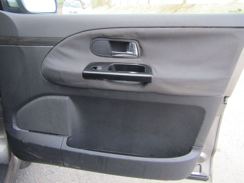 Seat Alhambra (2006) 2.0 TDI 103kW - fotka 26 z 34