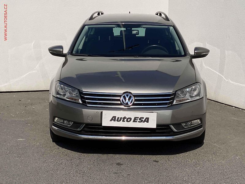 Volkswagen Passat (2014) 2.0 TDi, Comfortline, DSG, TZ - fotka 2 z 16