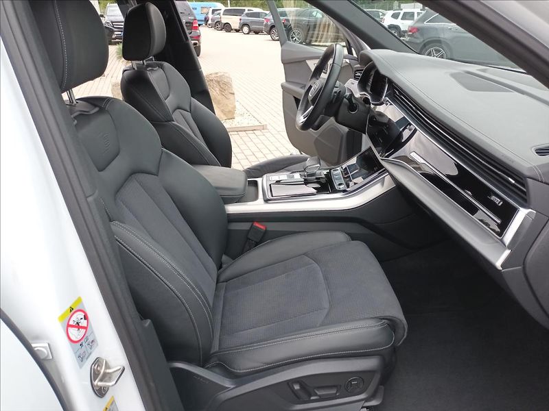 Audi Q7 3,0 55 TFSI S-LINE 250 kW,ČR, - fotka 25 z 42
