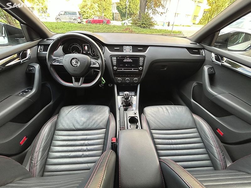 Škoda Octavia 2.0TSi RS ČR - fotka 15 z 24